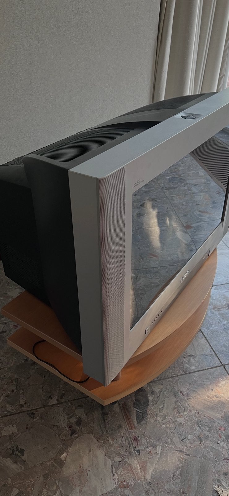 Vintage TV tafeltje op 4 wieltjes, Ophalen, Zo goed als nieuw
