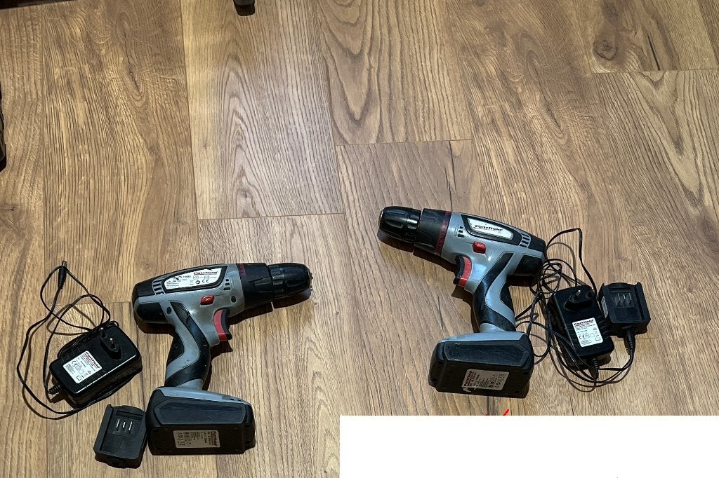Hornbach Accutol/ schroeftol + oplader (Pattfield PA-144BS), Gebruikt, Variabele snelheid, Ophalen of Verzenden, Boor- en Schroefmachine