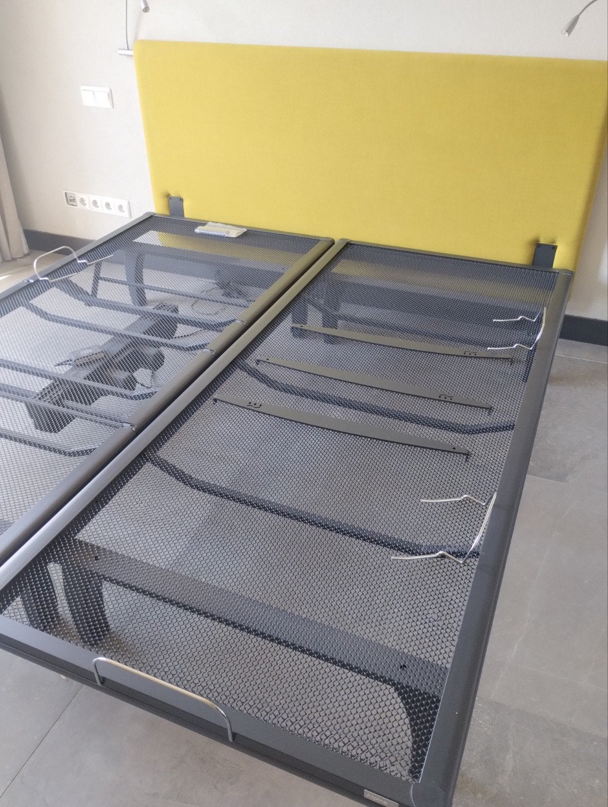 2-persoonsbed 180x200 met elektrisch verstelbare bodem, Huis en Inrichting, Ophalen, Verstelbaar, Tweepersoons, Zo goed als nieuw
