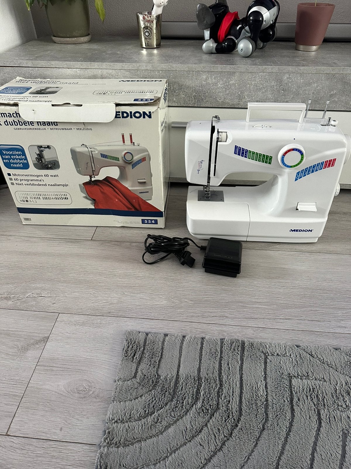 Te koop: MEDION naaimachine – Zo goed als nieuw, Ophalen of Verzenden, Zo goed als nieuw, Naaimachine, Overige merken