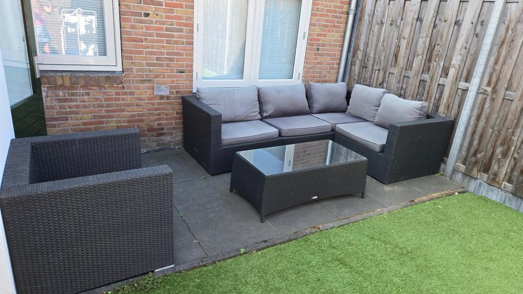Loungeset inc tafel en stoel, Ophalen, Zo goed als nieuw, Kunststof, Stoel