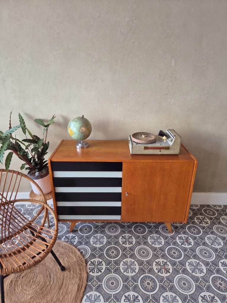 Vintage kast Jiroutek, Ophalen, 25 tot 50 cm, 100 tot 150 cm