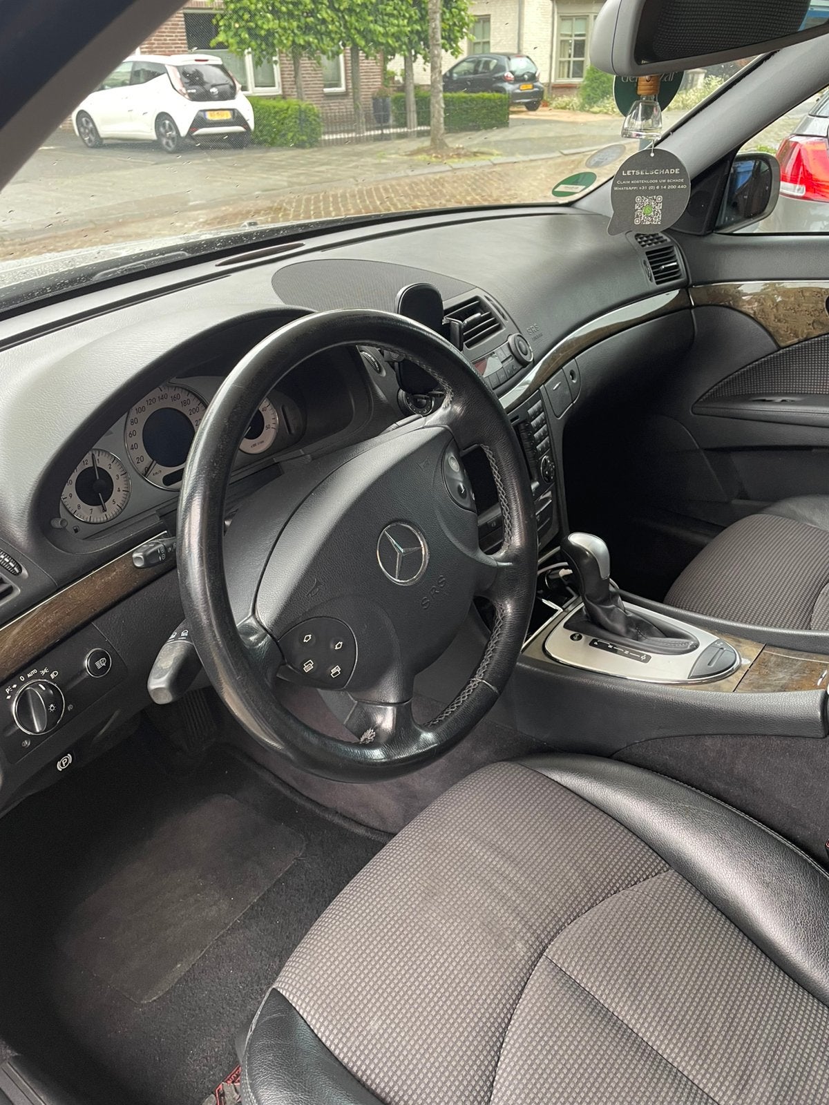 Mercedes E-Klasse 2.1 CDI E220 Sedan Avantgarde AUT 2006 NAP, Auto's, Mercedes-Benz, Automaat, Achterwielaandrijving, Zwart, 4 cilinders