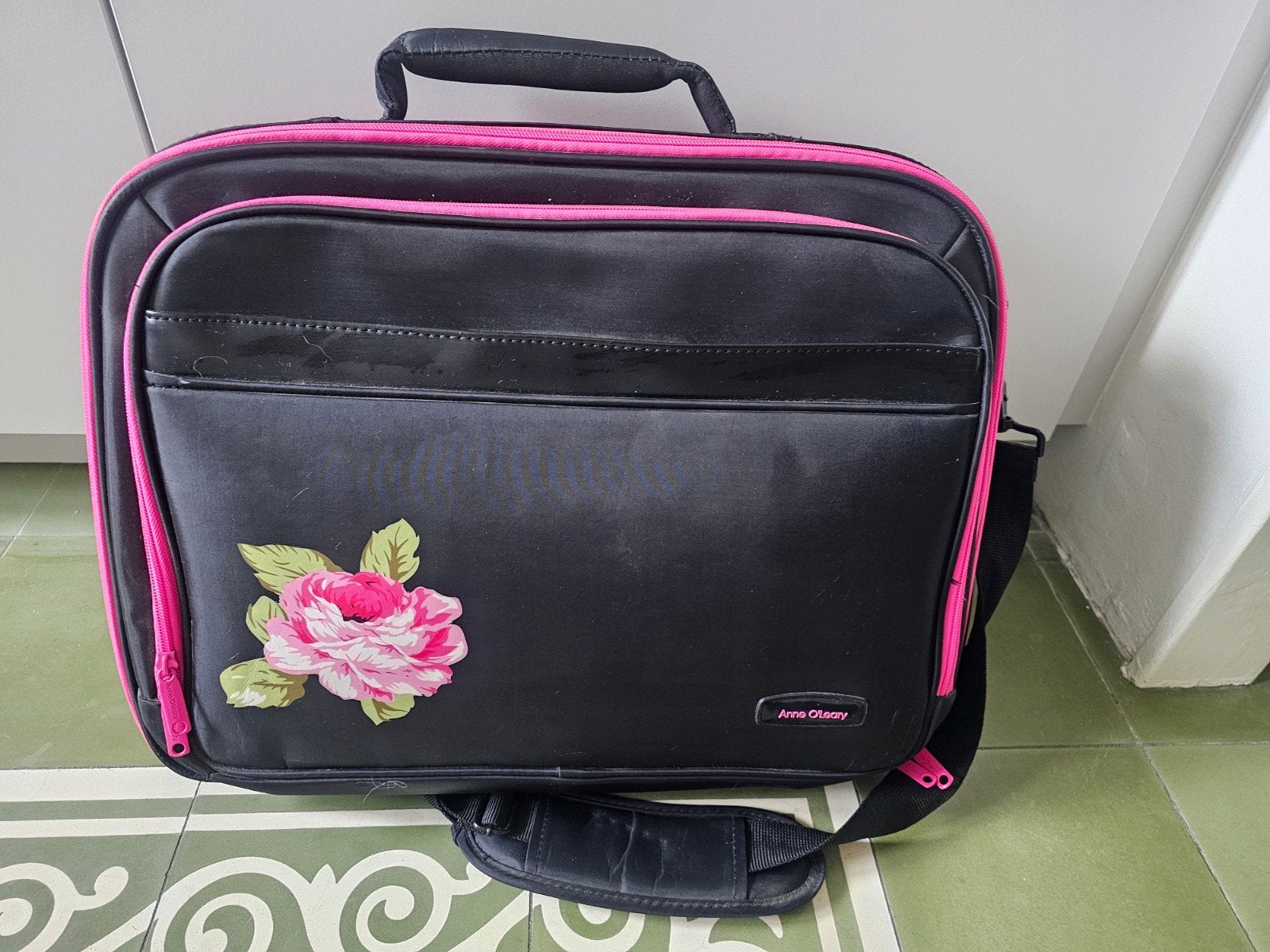 Laptoptas / Schoudertas Zwart met Roze Rozenprint, Ophalen, Gebruikt, Zwart, Overige typen