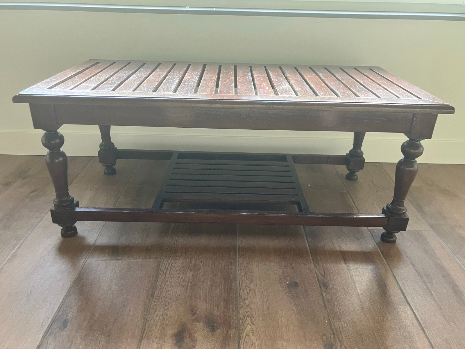 Houten salontafel met lattenblad en onderplank, Gebruikt, 100 tot 150 cm, Overige houtsoorten, 50 tot 100 cm