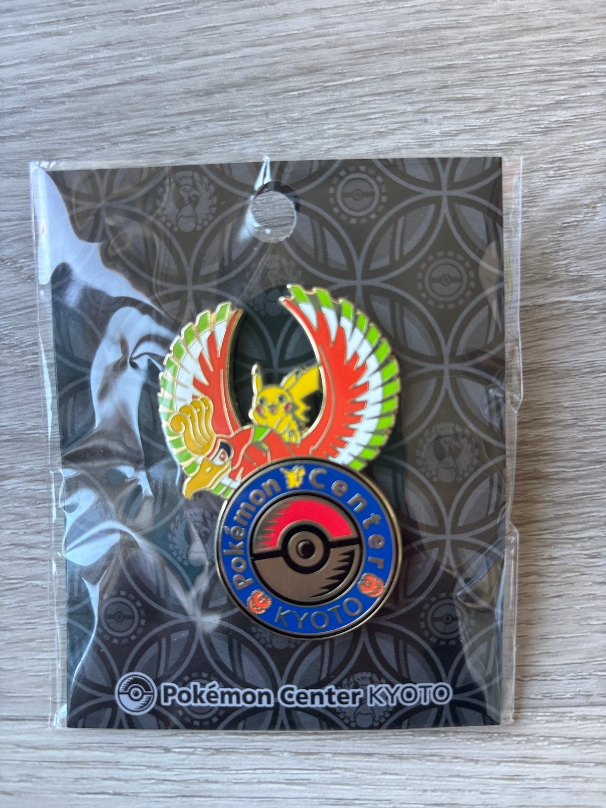 Pokémon Center Kyoto Ho-Oh & Pikachu Pin, Ophalen of Verzenden, Nieuw, Overige typen