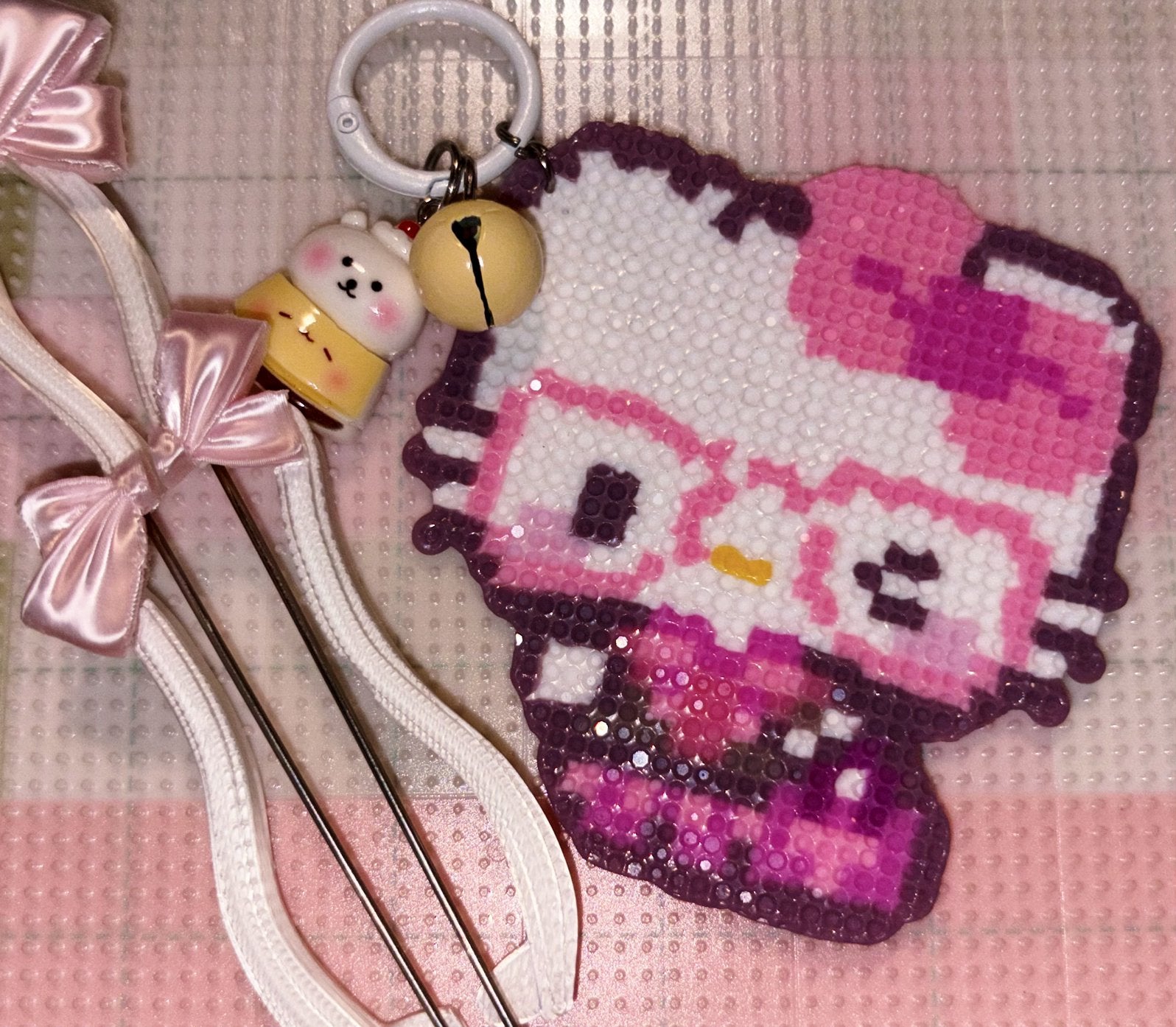 Hello kitty strijkkralen sleutelhanger, Verzamelen, Ophalen of Verzenden, Nieuw