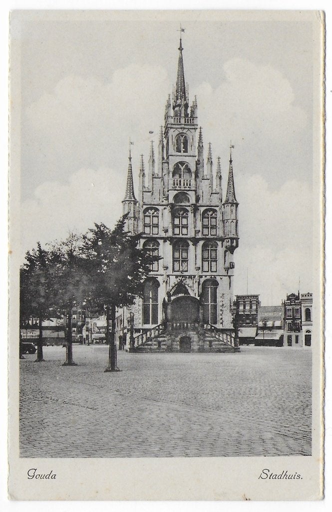 Gouda stadhuis ongelopen ansichtkaart ( b7635, Ophalen of Verzenden, 1960 tot 1980, Gelopen, Zuid-Holland
