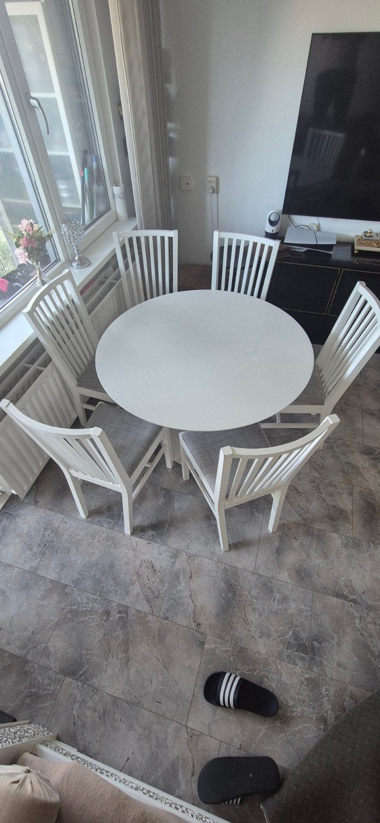 Witte ronde eettafel met 6 stoelen - IKEA NÄSINGE, Gebruikt, Modern, Scandinavisch, Rond, Ophalen of Verzenden