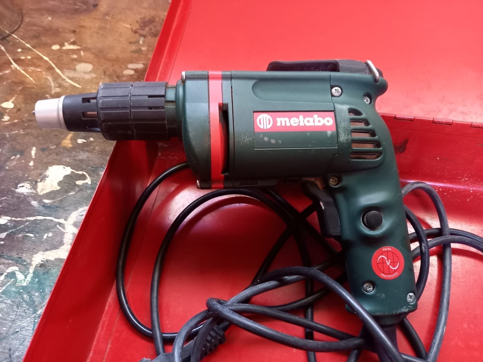 Metabo Boormachine in rode metalen koffer, Gebruikt, Variabele snelheid, Minder dan 400 watt, Ophalen