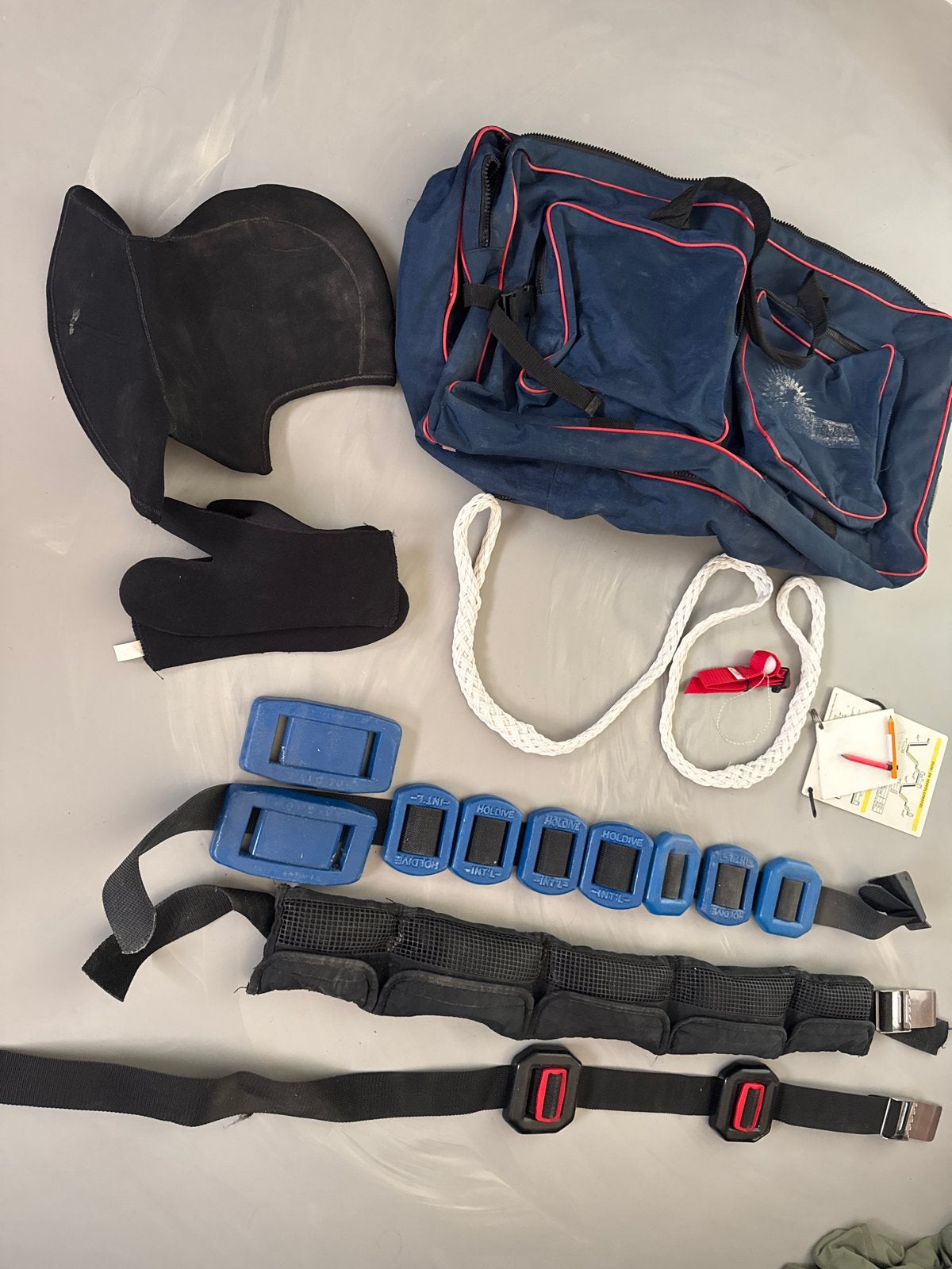 Diverse duikaccessoires: loodgordels, buddylijn, tas, wanten, Watersport en Boten, Duiken, Verzenden, Gebruikt, Lood of Loodgordel