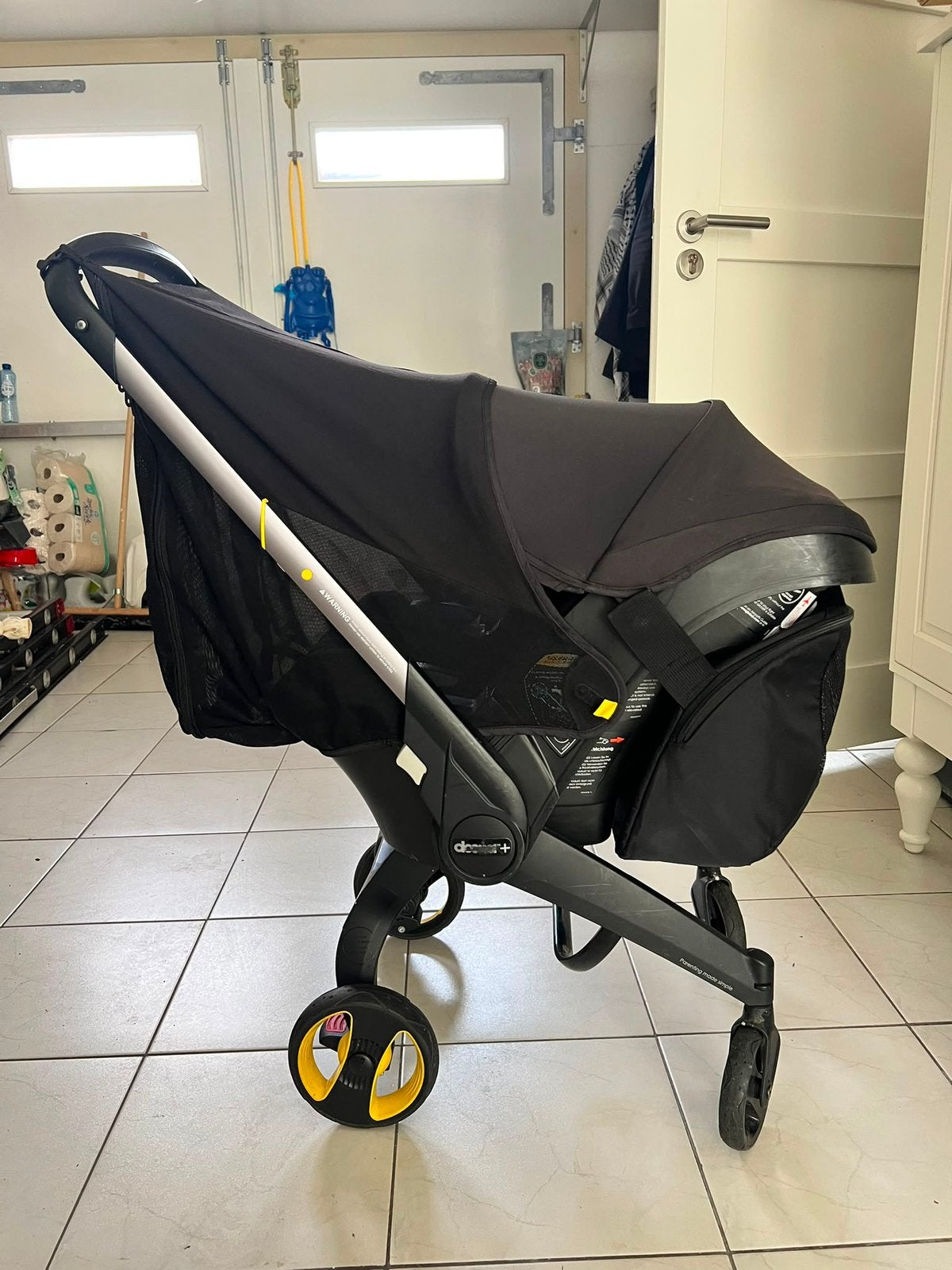 Doona + buggy, Autogordel, Zo goed als nieuw, 0 t/m 13 kg, Ophalen