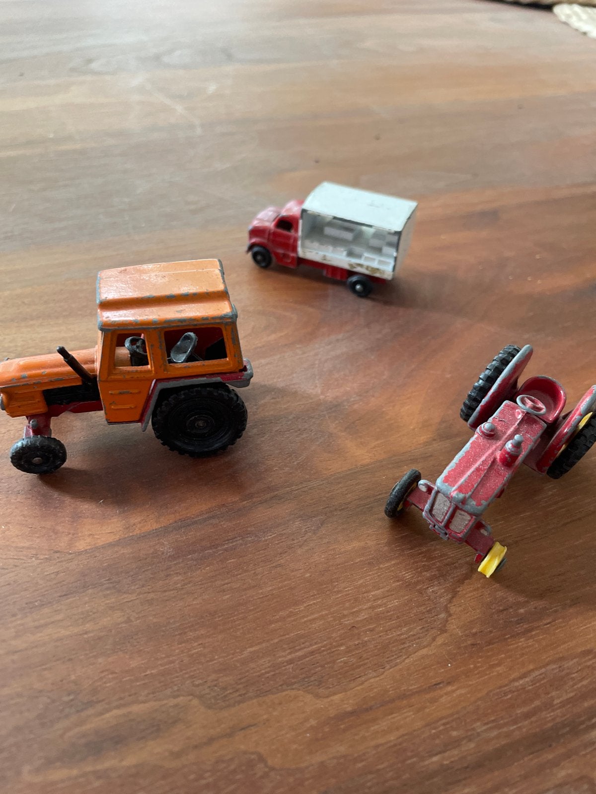Vintage speelgoed: 2 tractoren (Husky, Corgi) en melkwagen (, Ophalen of Verzenden, Gebruikt