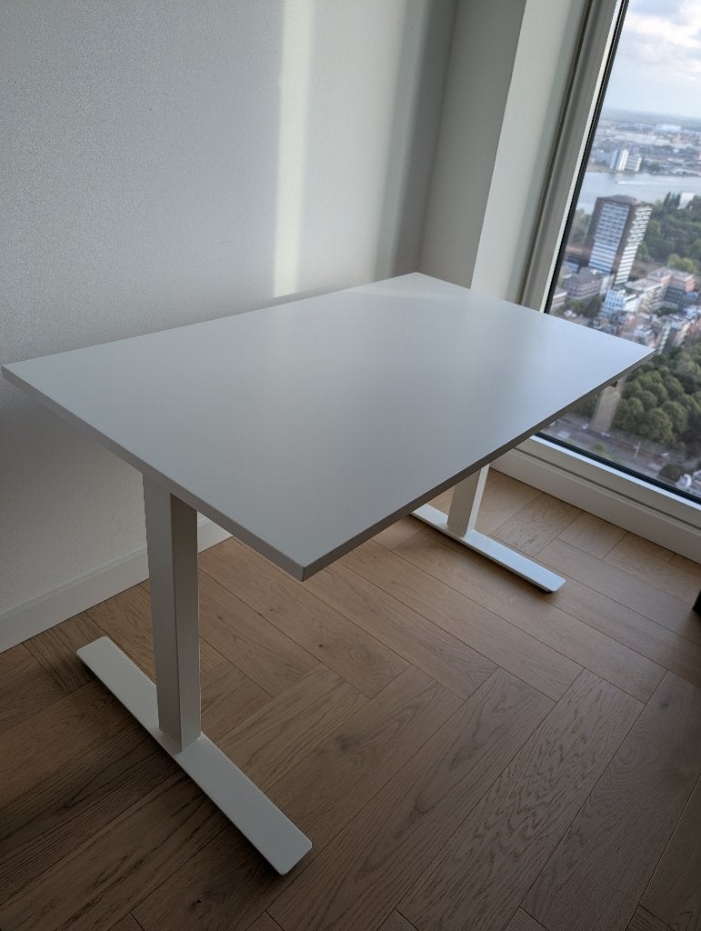 Ikea SKARSTA bureau zit/sta, 120x70 cm, wit, Ophalen, Zit-sta bureau, Spaanplaat of MDF, Zo goed als nieuw