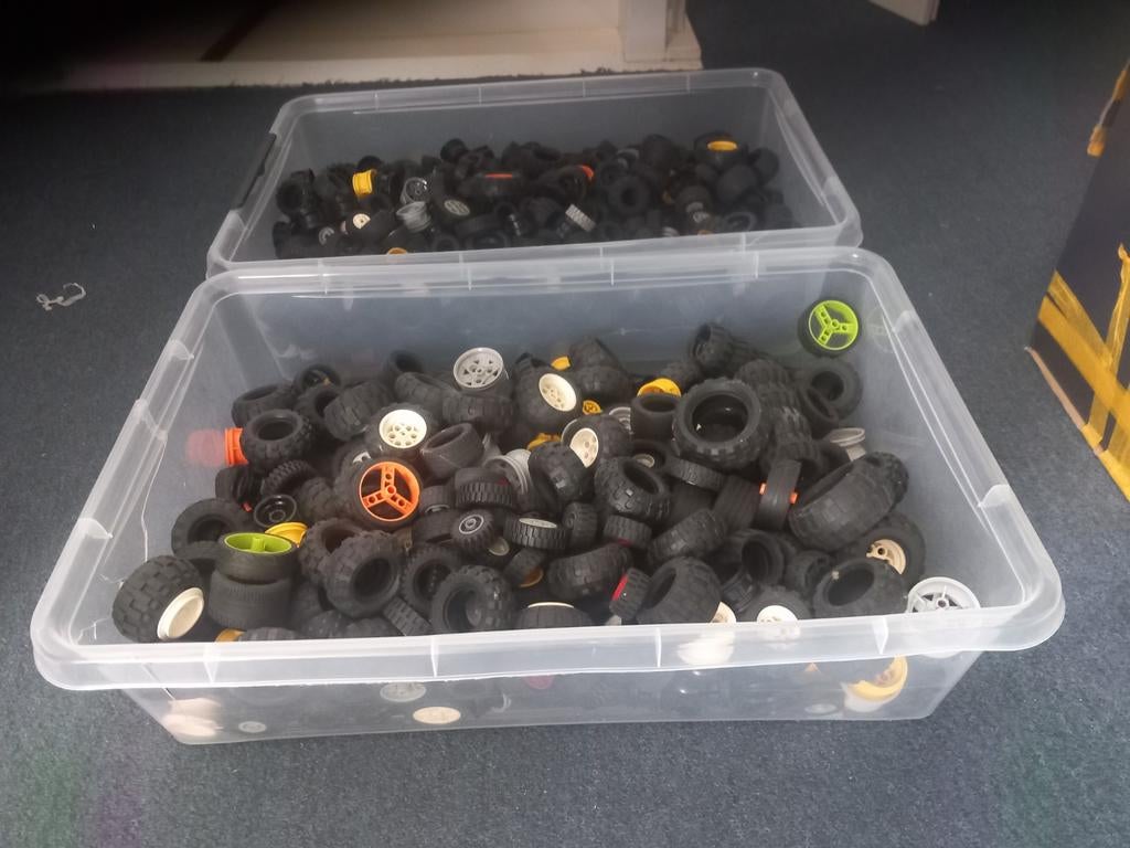 Lego banden plus velgen partij, Ophalen of Verzenden, Zo goed als nieuw, Losse stenen, Lego