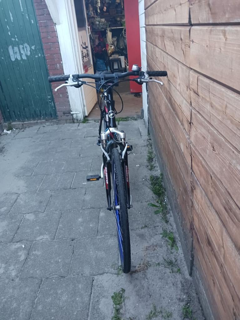 Herenfiets 28inch  kleur zwart/witte, Fietsen en Brommers, Ophalen of Verzenden, Meer dan 20 versnellingen, Giant