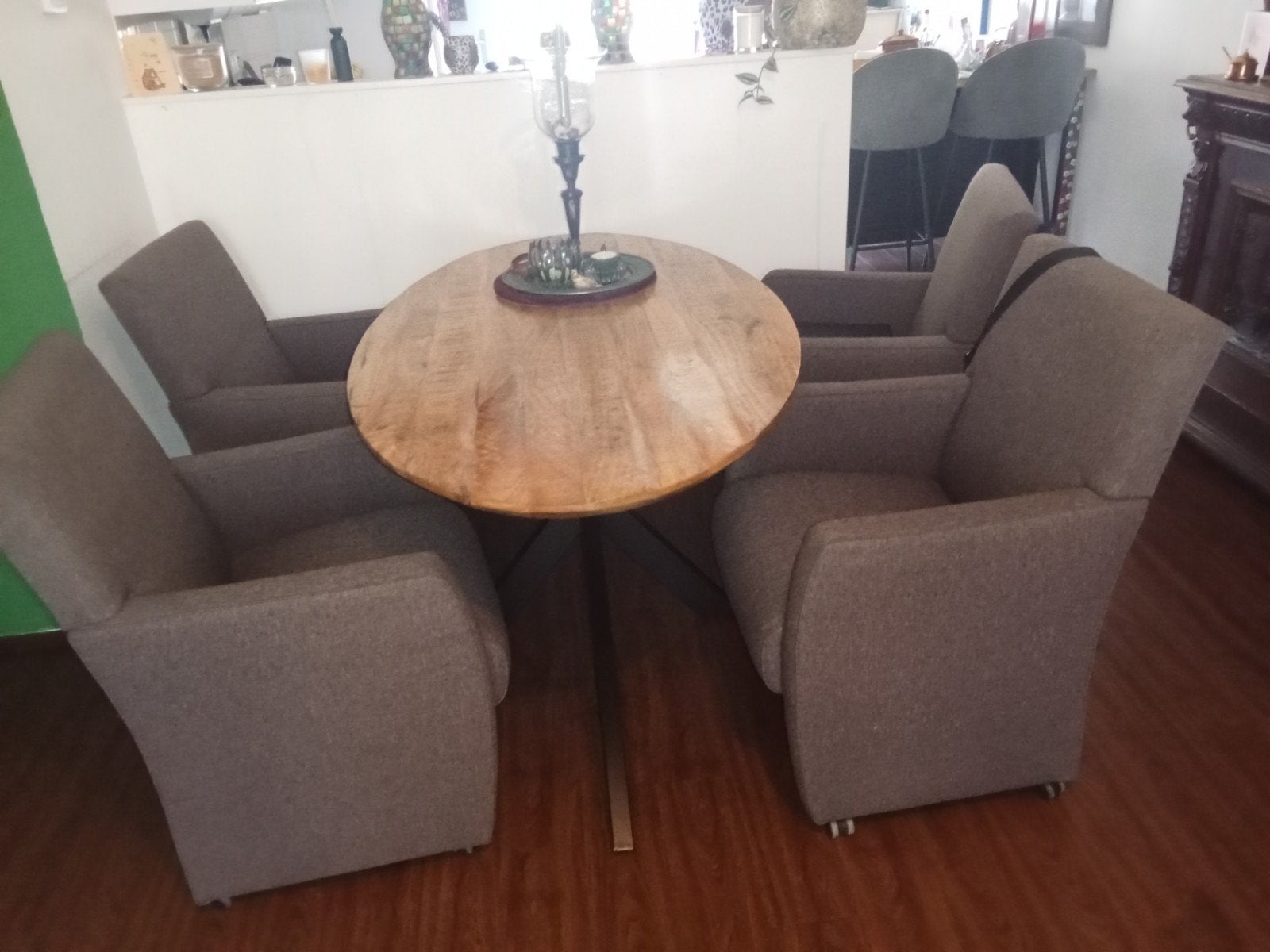 4 zo goed als nieuwe stoelen op wieltjes, Huis en Inrichting, Stoelen, Ophalen, Overige kleuren, Zo goed als nieuw, Vier