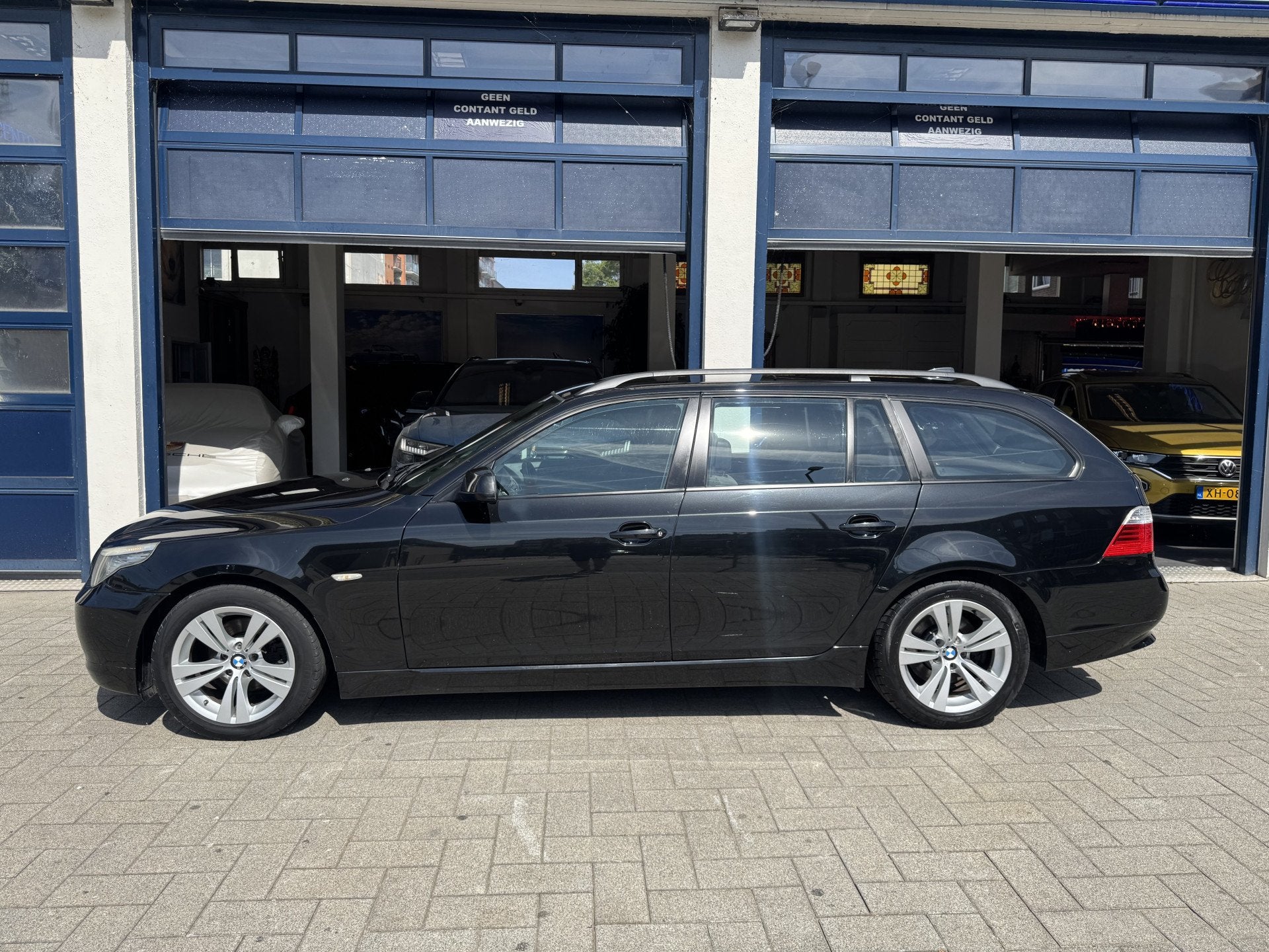 BMW 5 Serie Touring 520i Business Line TOPSTAAT (bj 2010), Achterwielaandrijving, 4 cilinders, 1535 kg, Zwart