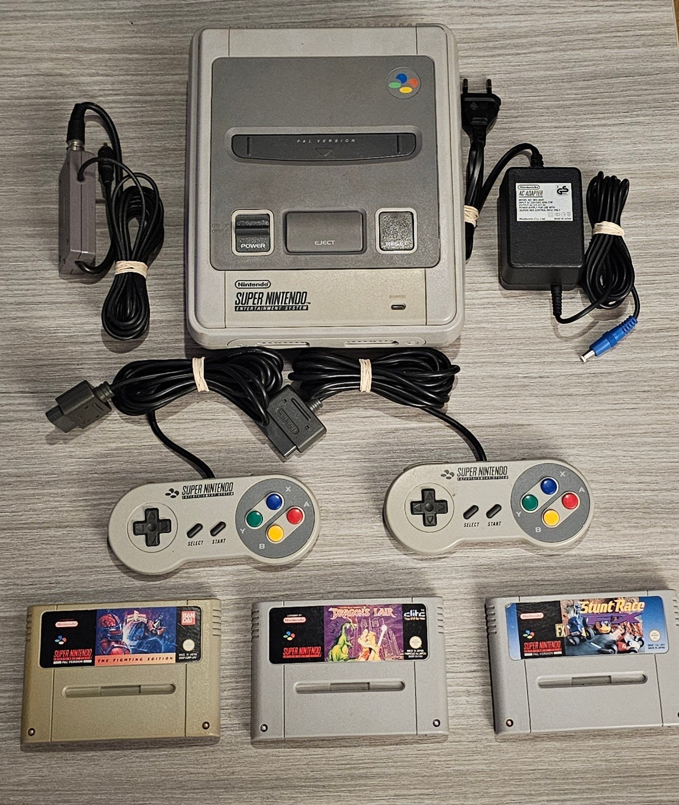 Complete Super Nintendo (SNES) 2 controlleres met 3 games, Ophalen of Verzenden, Gebruikt, Met 2 controllers, Met games
