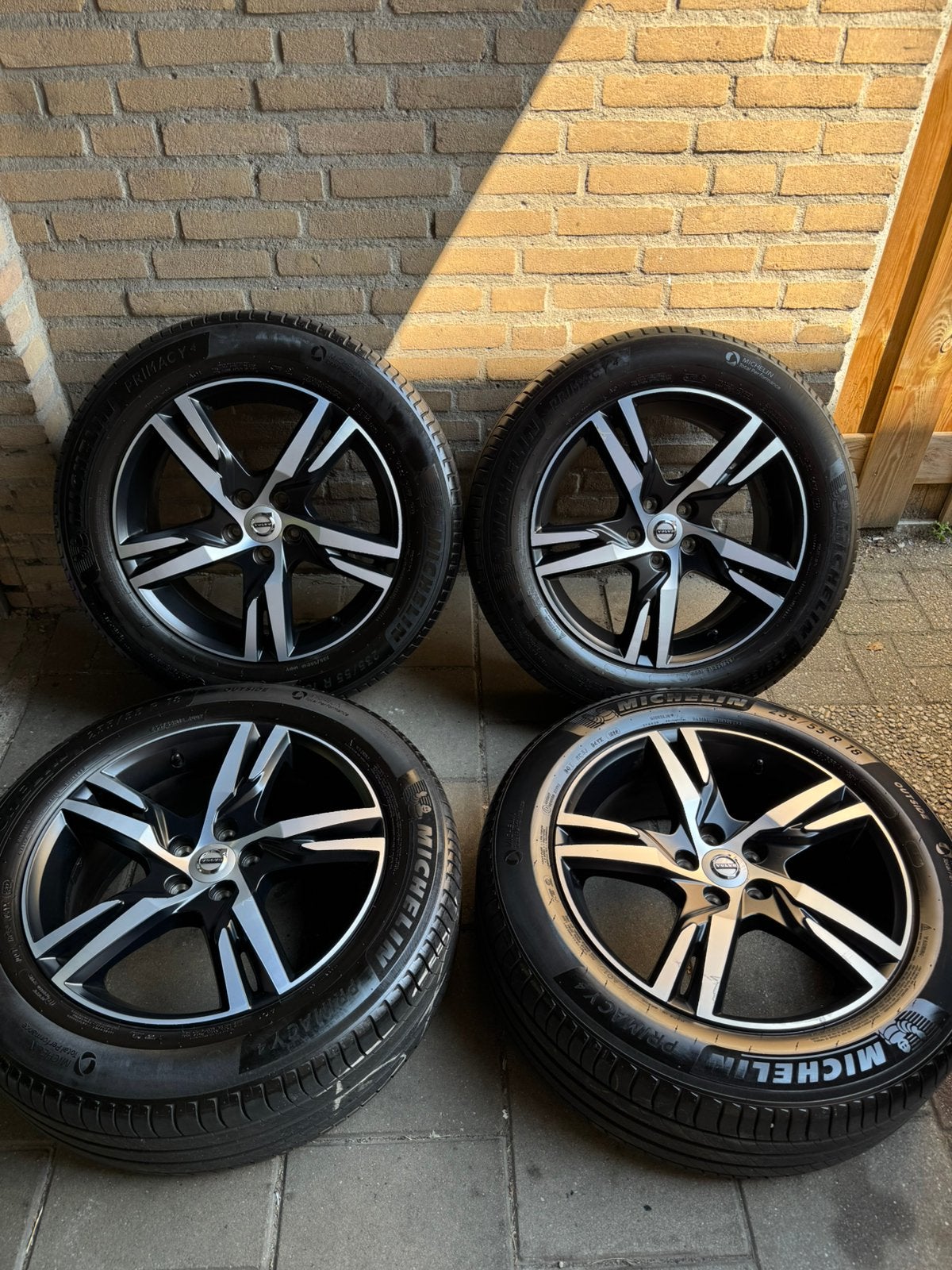 Volvo XC40 EX30 V90 CC R - Desgin 18” Velgen, Ophalen, 18 inch, Banden en Velgen, 235 mm