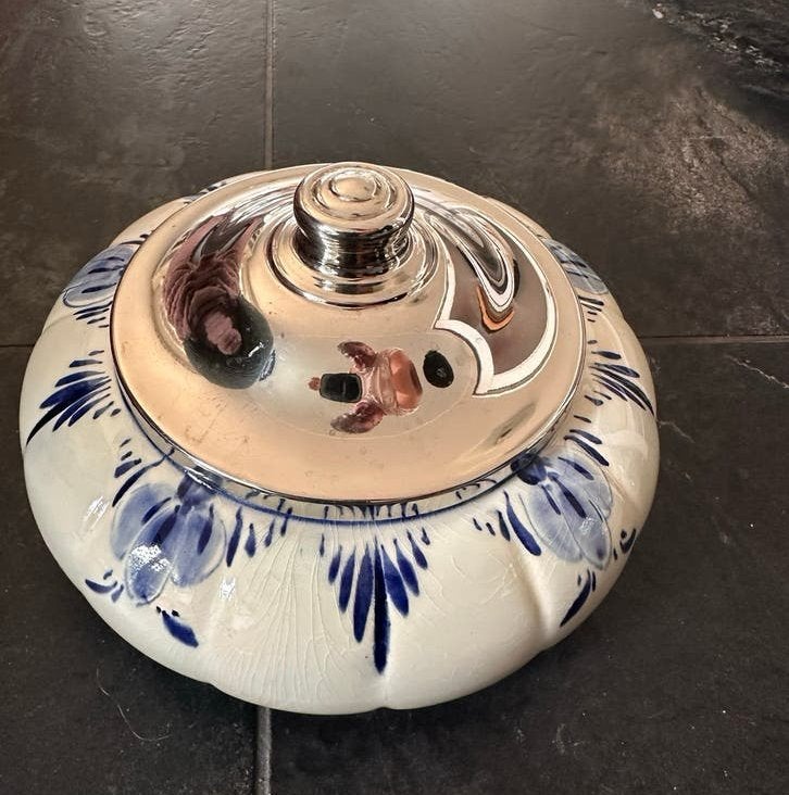 Delfts Blauw bonboniere met zilverkleurige deksel, Ophalen of Verzenden