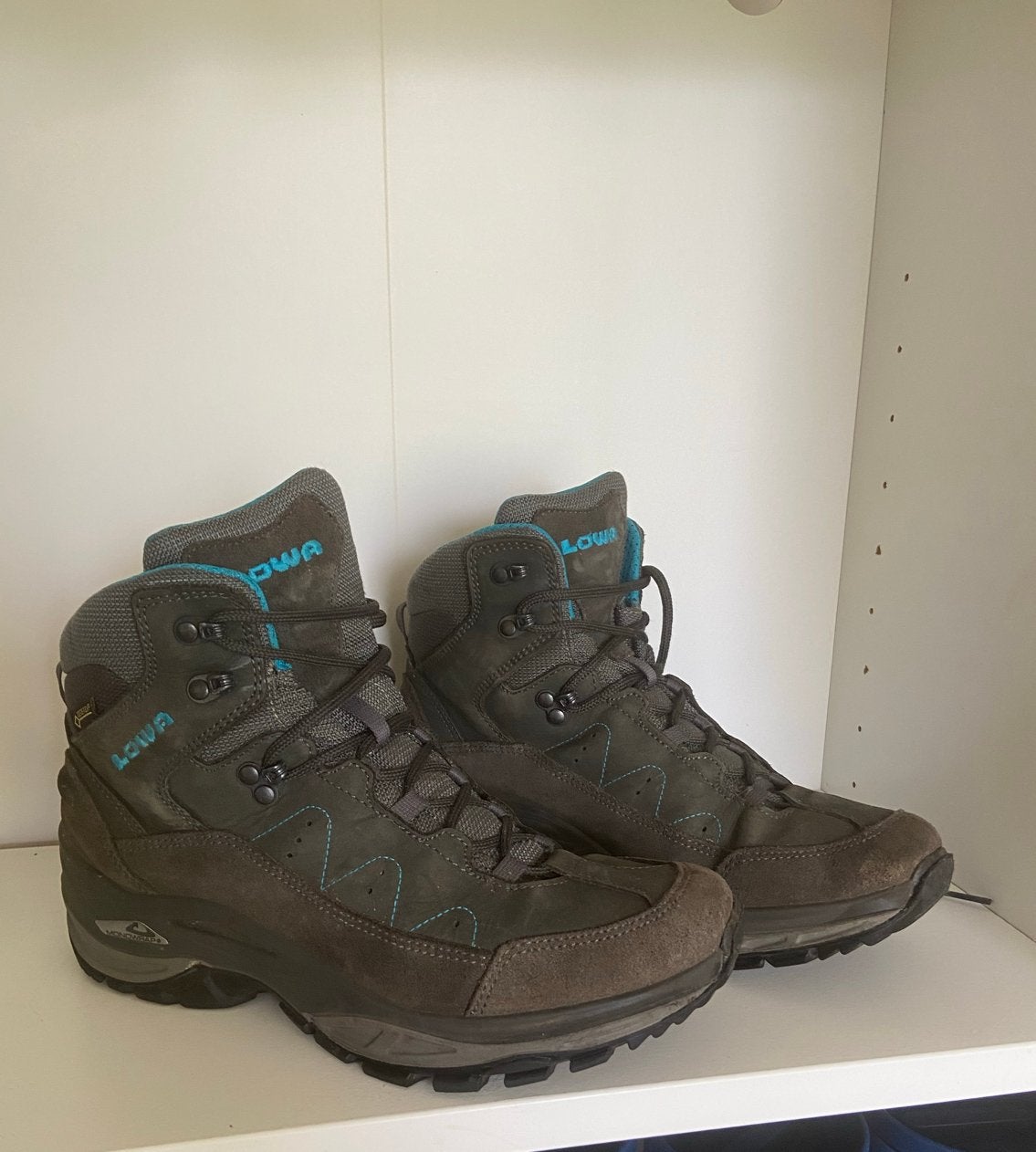 Wandelschoenen - Lowa Toro II GTX Mid WS - Dames - maat 39, Ophalen of Verzenden, Zo goed als nieuw, Schoenen