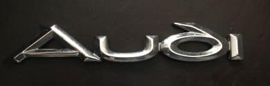 AUDI letters logo embleem, Verzamelen, Ophalen of Verzenden, Gebruikt, Auto's