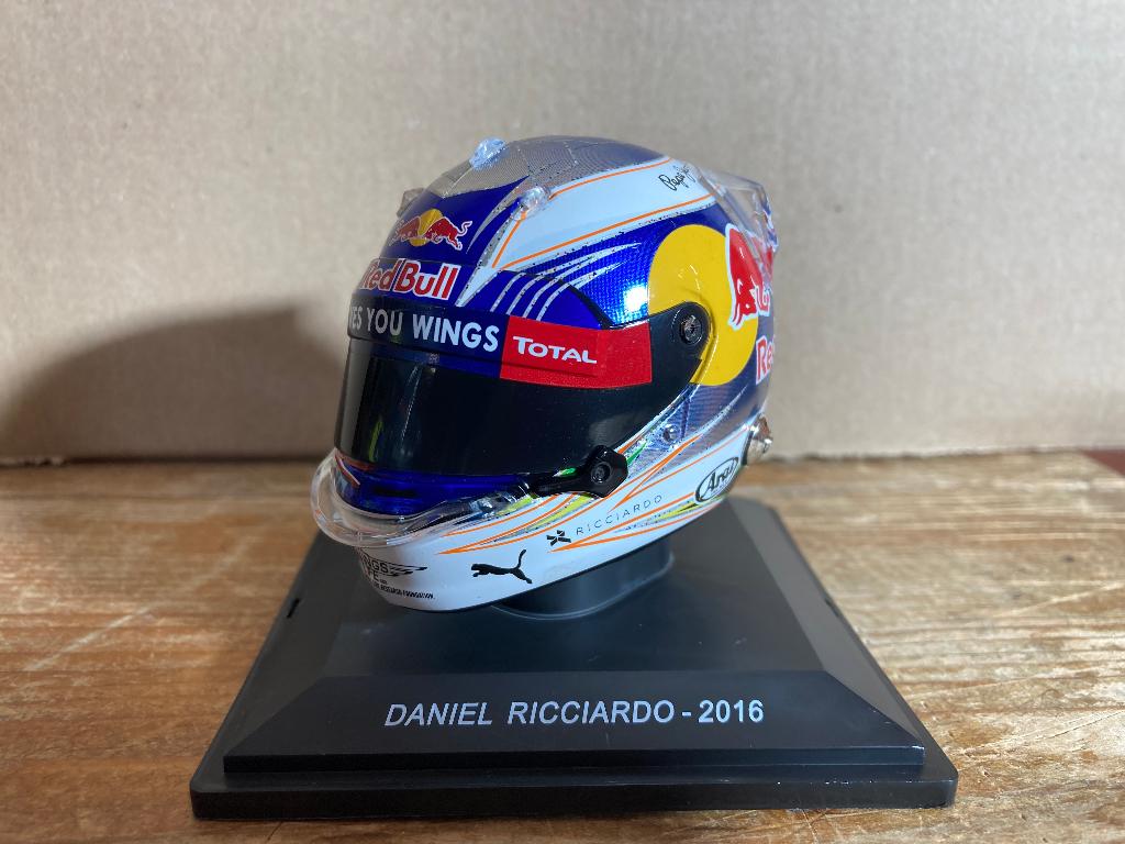 ✅ Daniël Ricciardo 2016 helm 1:5 Spark Red Bull Racing RB12, Verzamelen, Ophalen of Verzenden, Nieuw, Formule 1