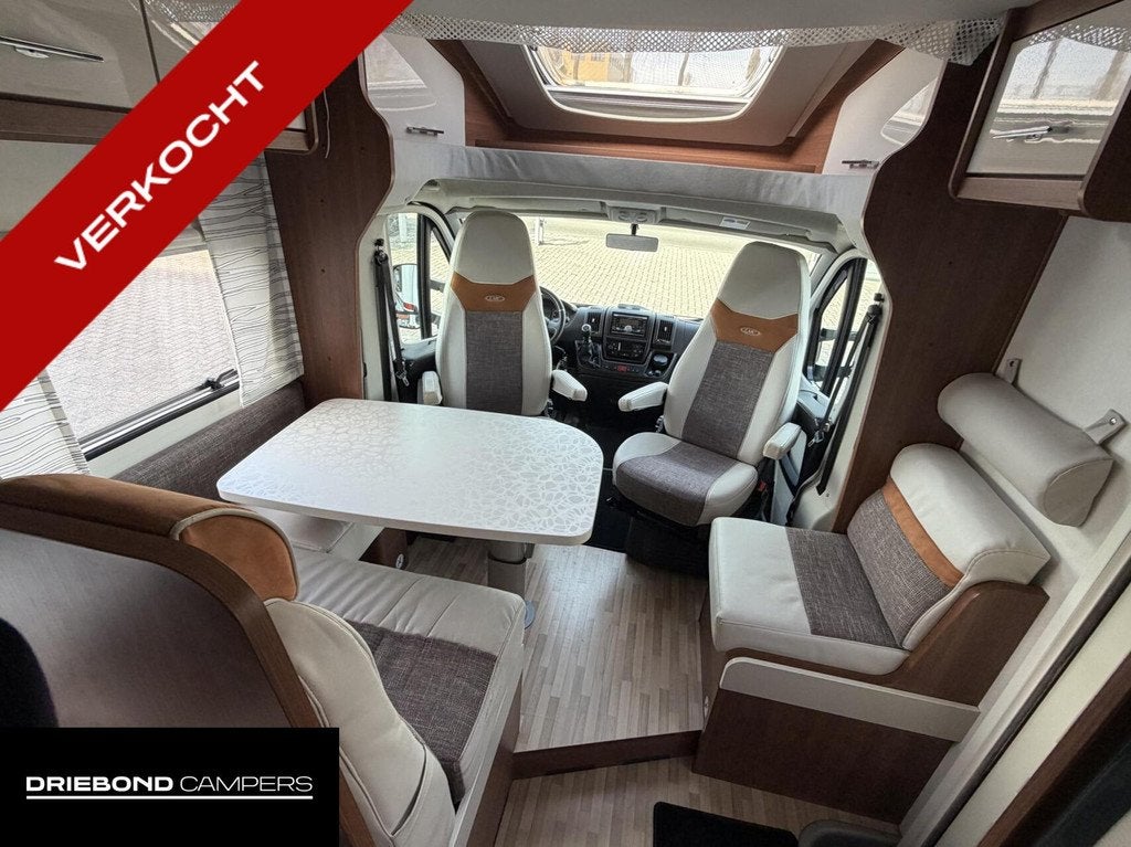 Lmc H737 Sportline Queensbed Hefbed Zonnepaneel Luifel Fiets, Airbags, 7 tot 8 meter, Bedrijf, Airconditioning