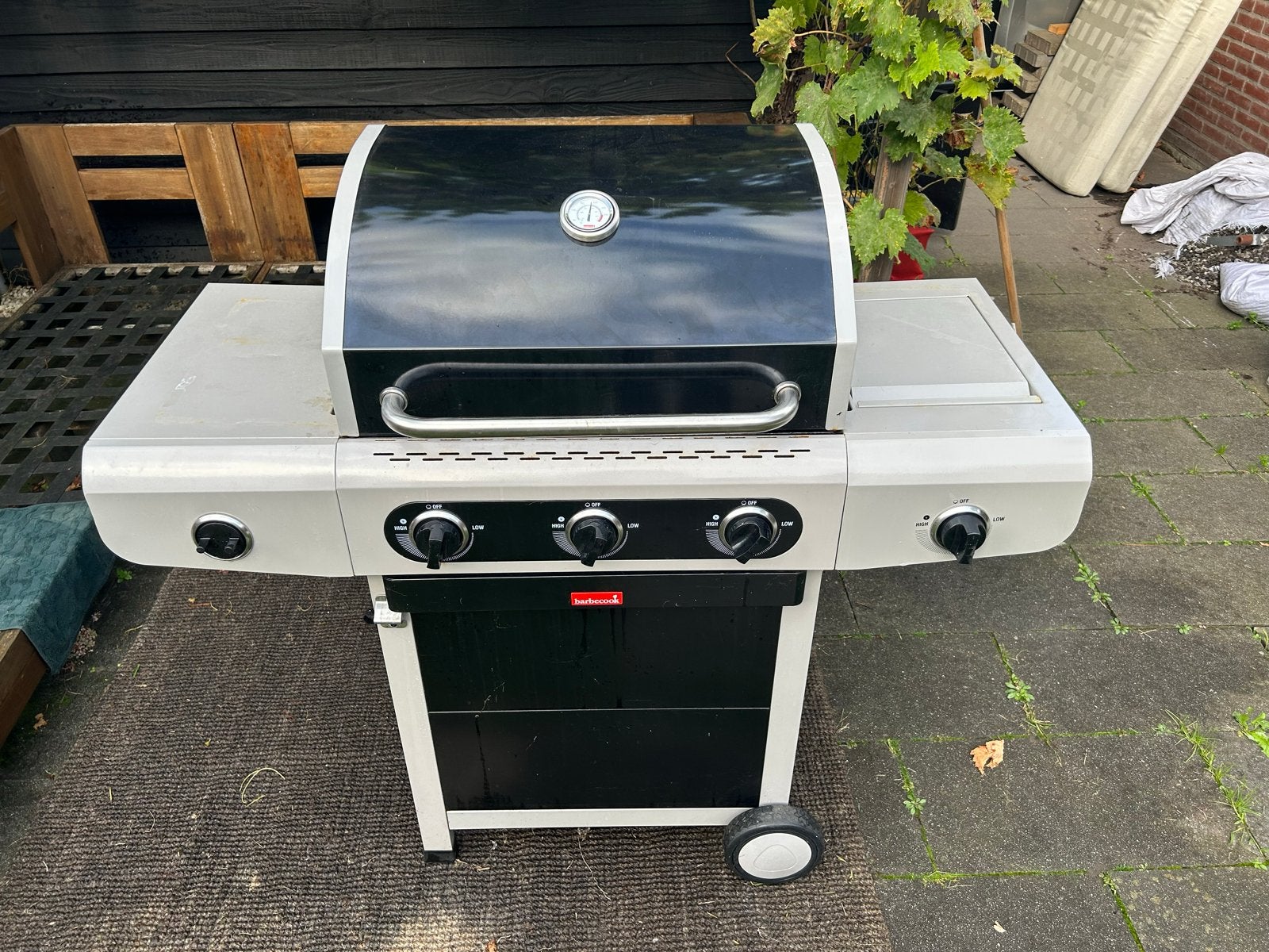 Gasbarbecue met BBQ-set, Ophalen, Gebruikt