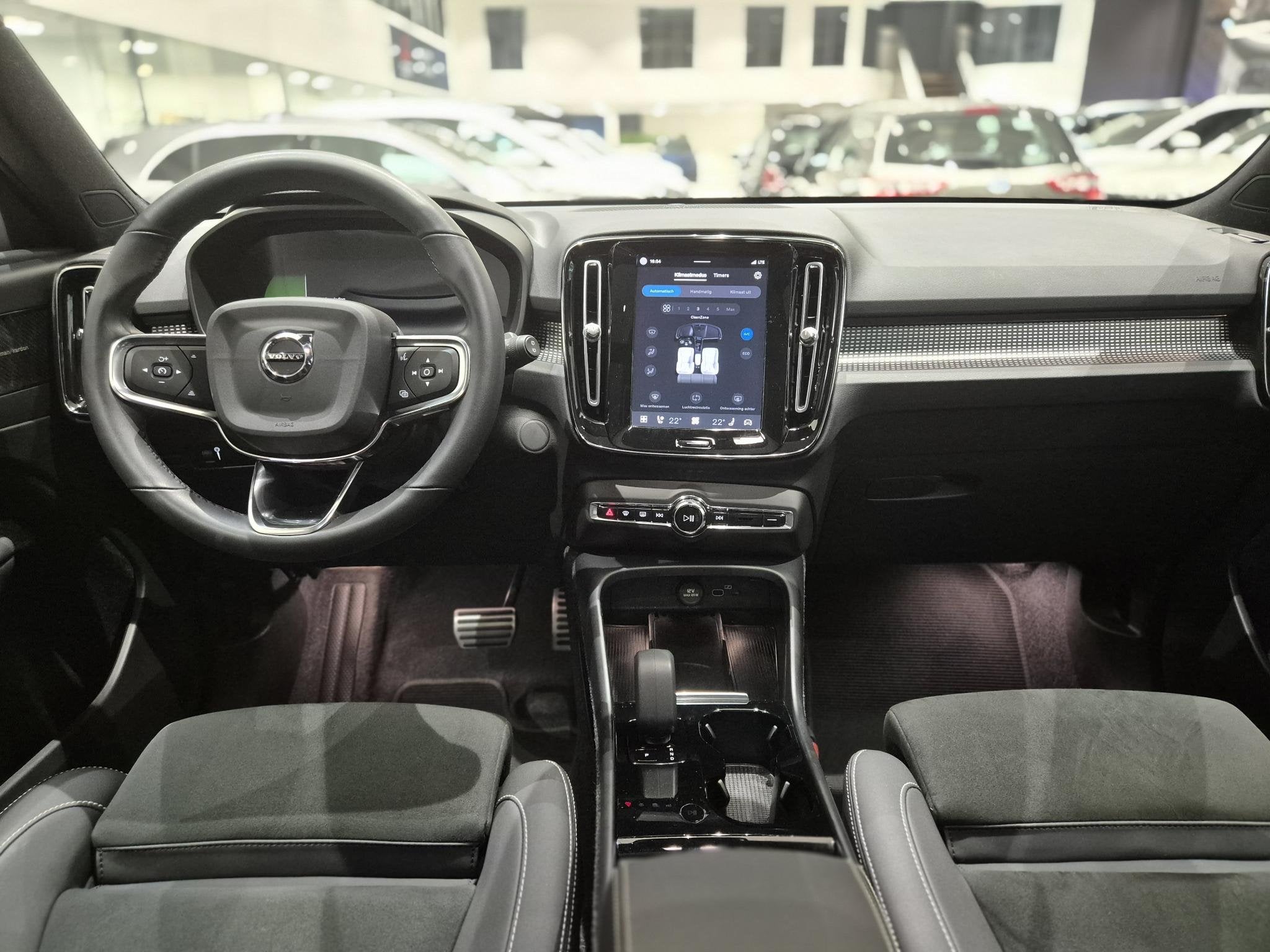 Volvo XC40 Recharge Pro | Harman / Kardon | Stoelverwarming, Auto's, Volvo, Gebruikt, Automatische klimaatregeling, 417 km, 420 min