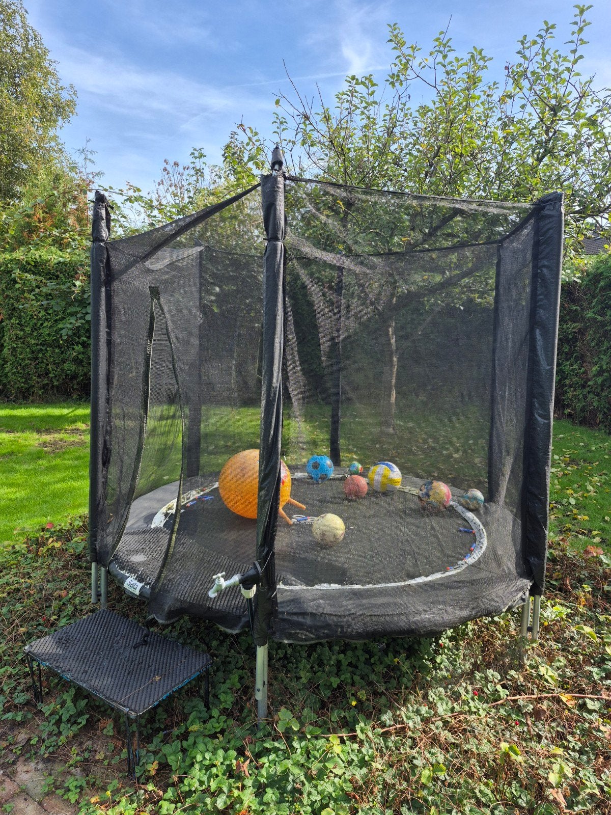salta trampoline gratis ophalen, Ophalen