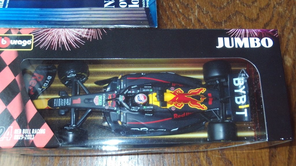 Red Bull Racing 1:24 Verstappen model auto., Ophalen, Nieuw, Auto, Bburago