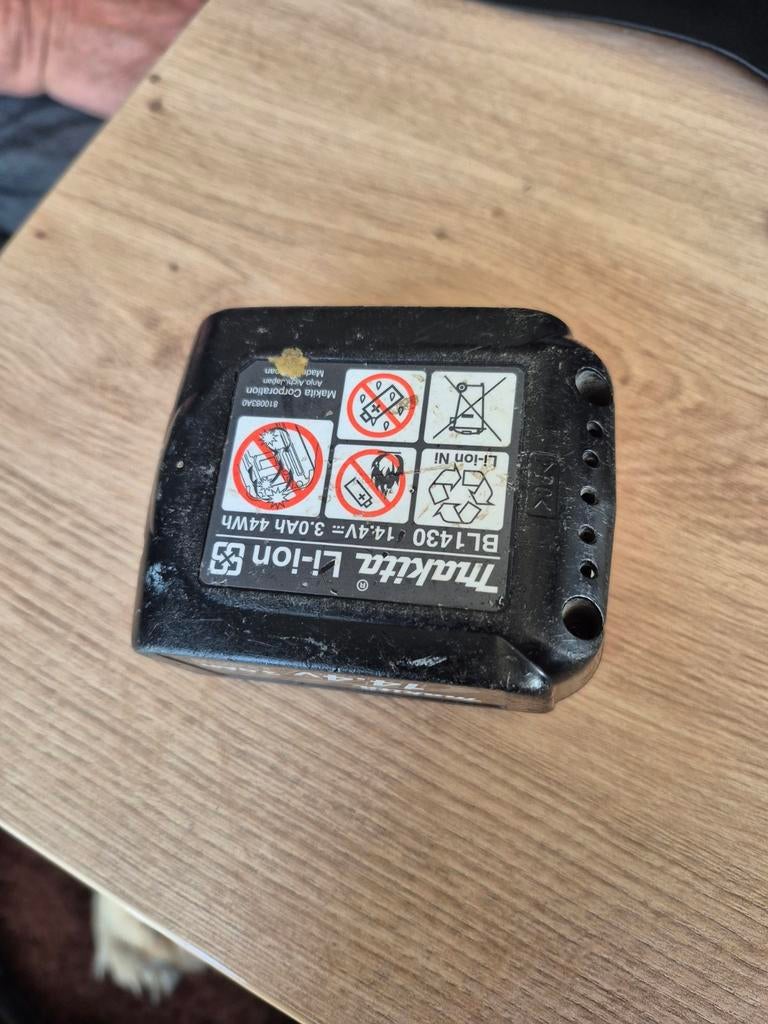Makita Accu 14.4V 3 ahLi-Ion BL1430 3.0Ah 44Wh, Ophalen of Verzenden, Gebruikt, Overige typen