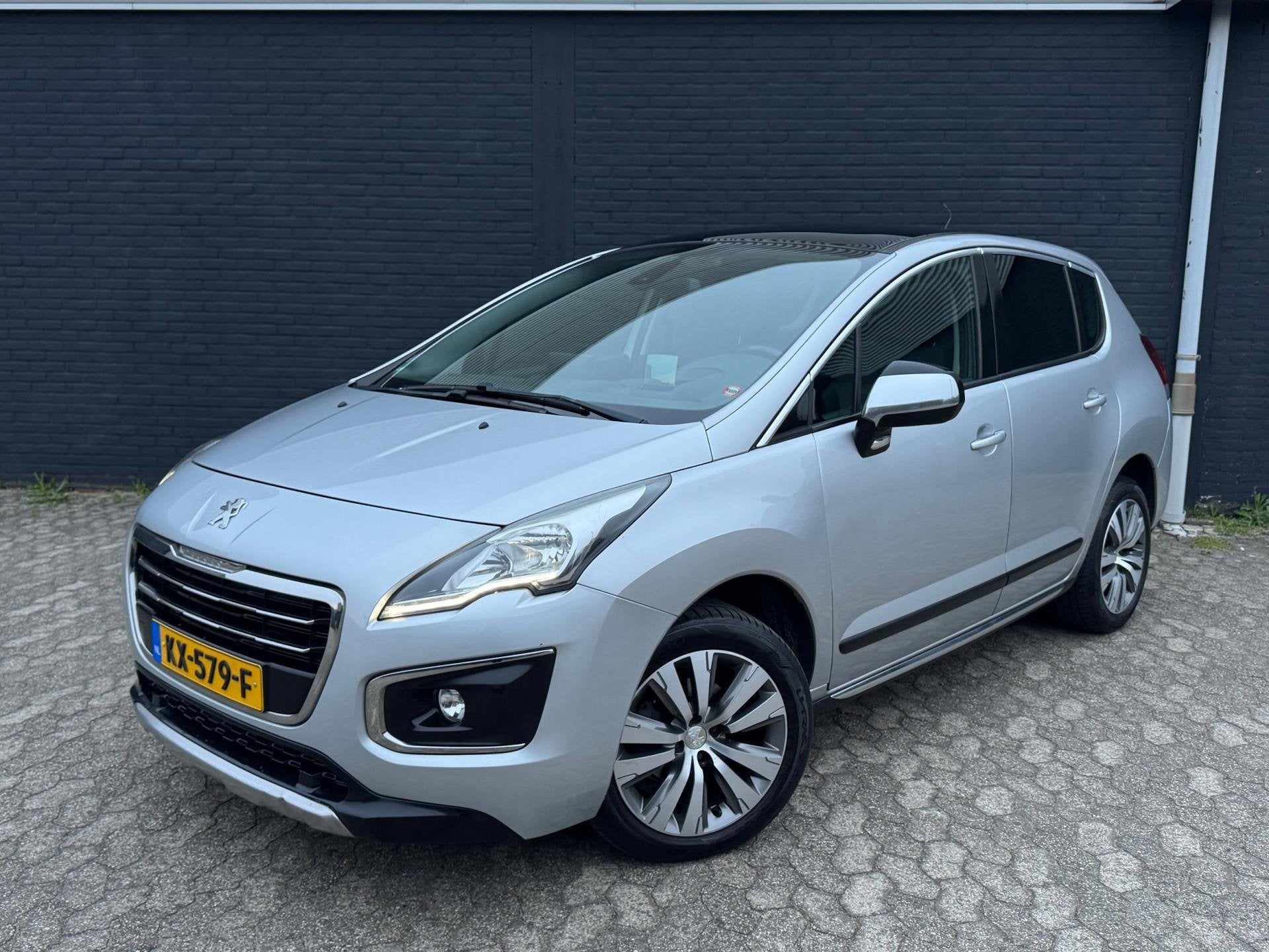 Peugeot 3008 1.2 PureTech Blue Lease Executive, HUD, PANO, N, Auto's, Gebruikt, Euro 6, 1199 cc, Handgeschakeld