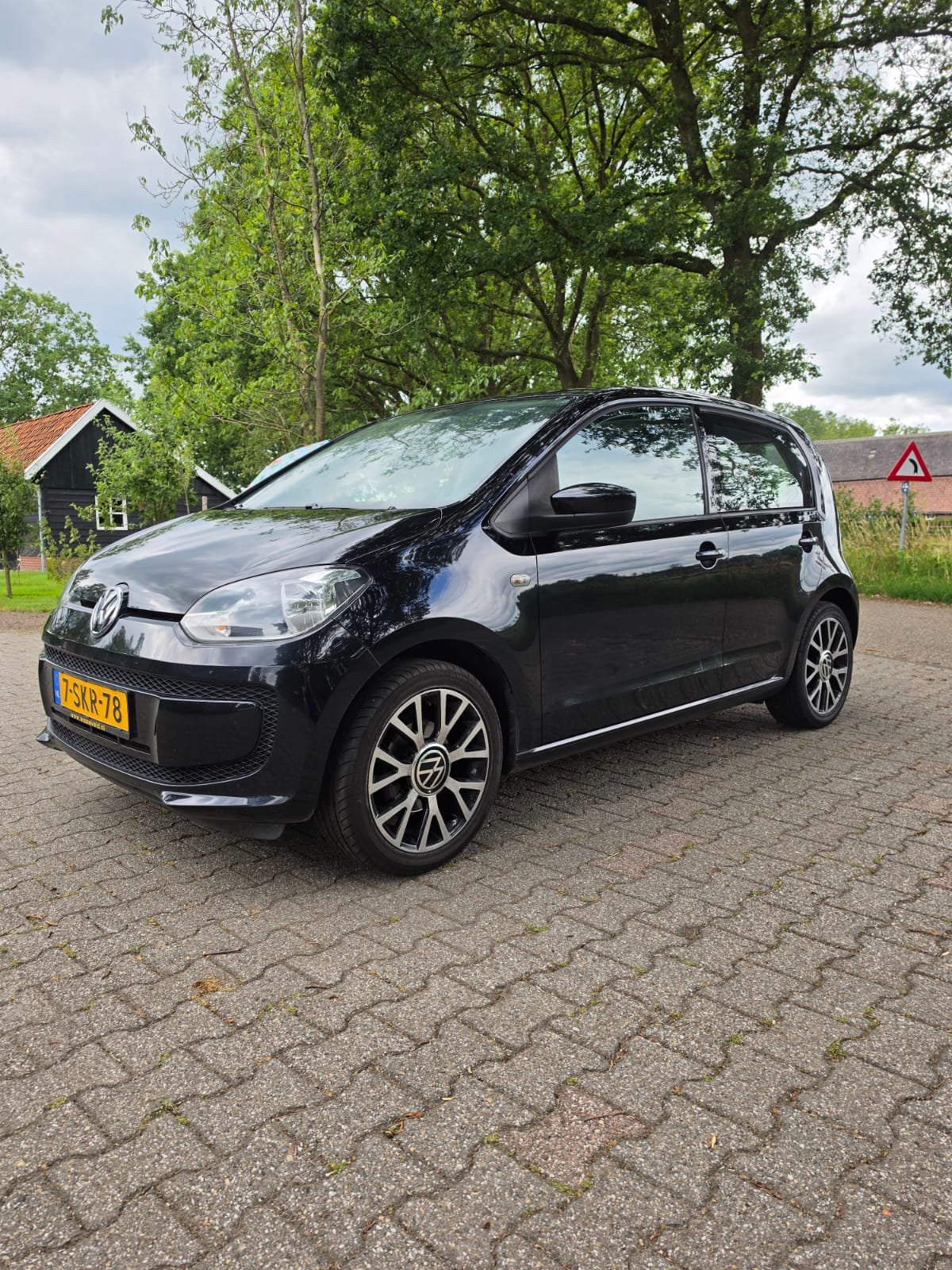 Volkswagen up! 1.0 44KW 60pk 2013 Zwart, Voorwielaandrijving, Up!, 4 stoelen, Zwart