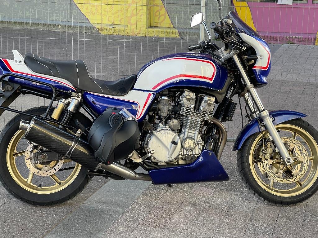 HONDA CB750 f2, Motoren, Motoren | Honda, Particulier, Toermotor, meer dan 35 kW, 4 cilinders, Motorrijbewijs A, Handvatverwarming