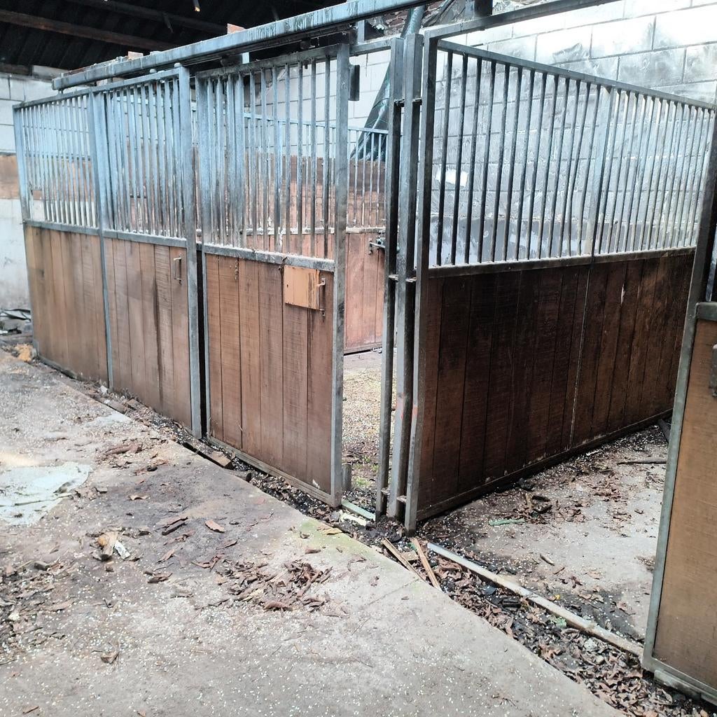 Paarden stalling, boxen, ligplaats, verblijf inrichting, Dieren en Toebehoren, Stalling en Weidegang