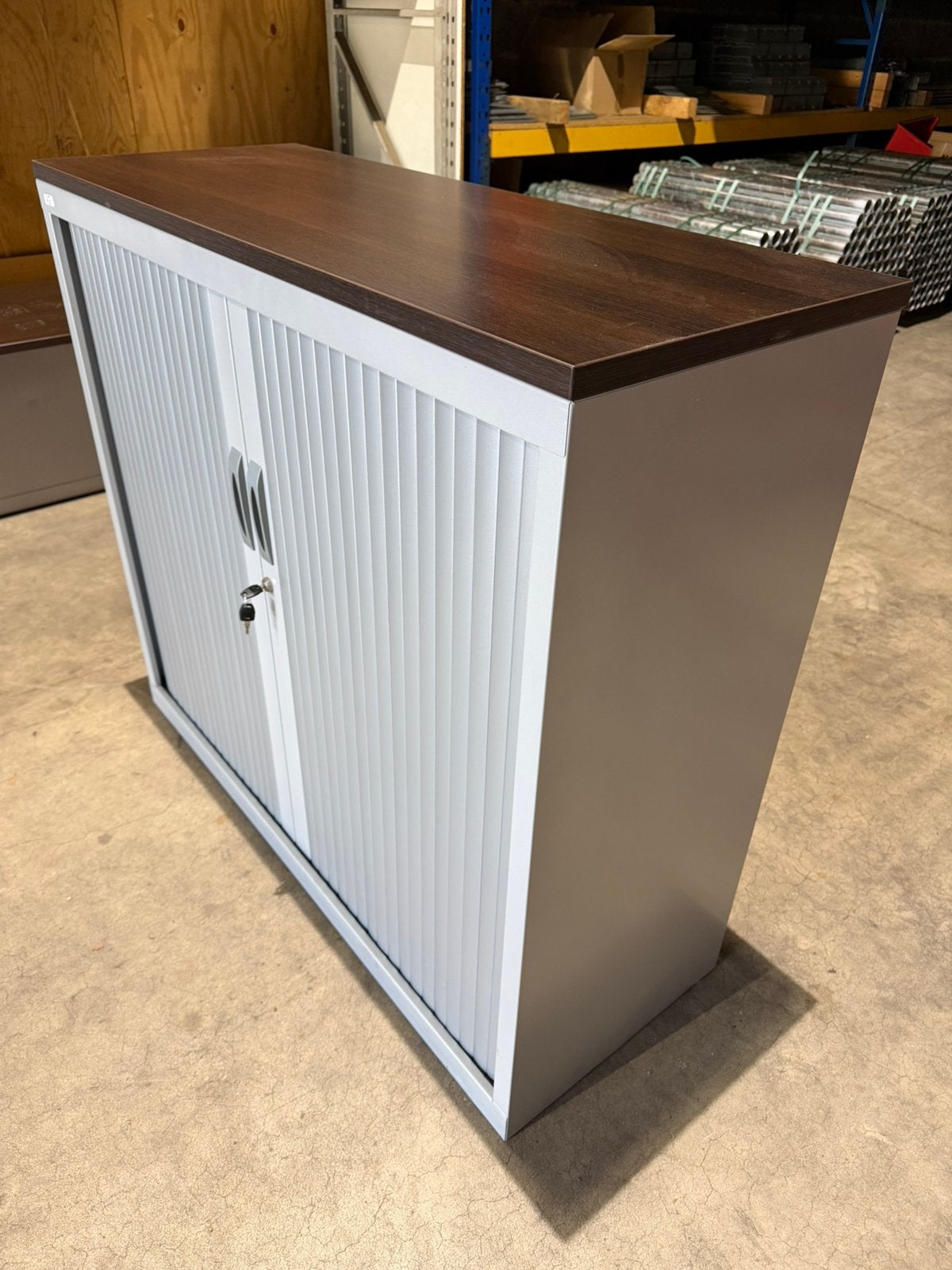 3 x roldeurkast half hoog l 108x45x120 l NG l netjes, Huis en Inrichting, 100 tot 150 cm, Ophalen of Verzenden, Zo goed als nieuw