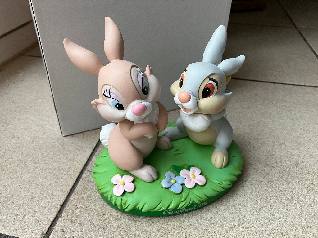 Pan Pan & Miss Bunny beeld ( disneyland Parijs ) bambi, Verzamelen, Ophalen of Verzenden, Bambi of Dumbo, Nieuw, Beeldje of Figuurtje