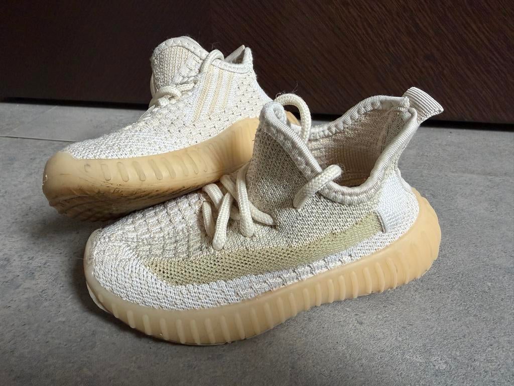 Yeezy Kidz 350 Creme maat 26, Kinderen en Baby's, Kinderkleding | Schoenen en Sokken, Gebruikt, Ophalen of Verzenden, Jongen of Meisje