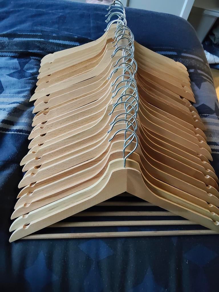 Houten kledinghangers (20 stuks), Kleding | Dames, Kledinghangers, Ophalen of Verzenden, Zo goed als nieuw, Hout