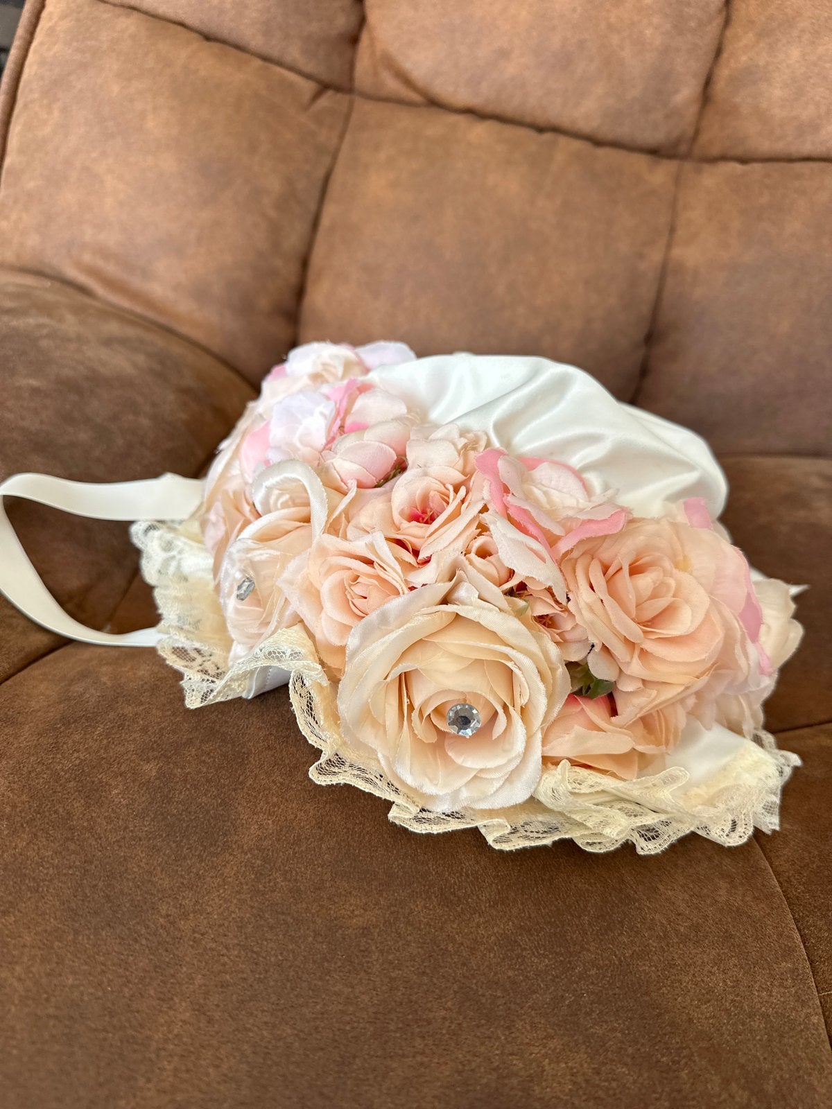 Schattig Roze vintage Bloemenmutsje (voor pop of baby), Ophalen of Verzenden, Zo goed als nieuw, Meisje