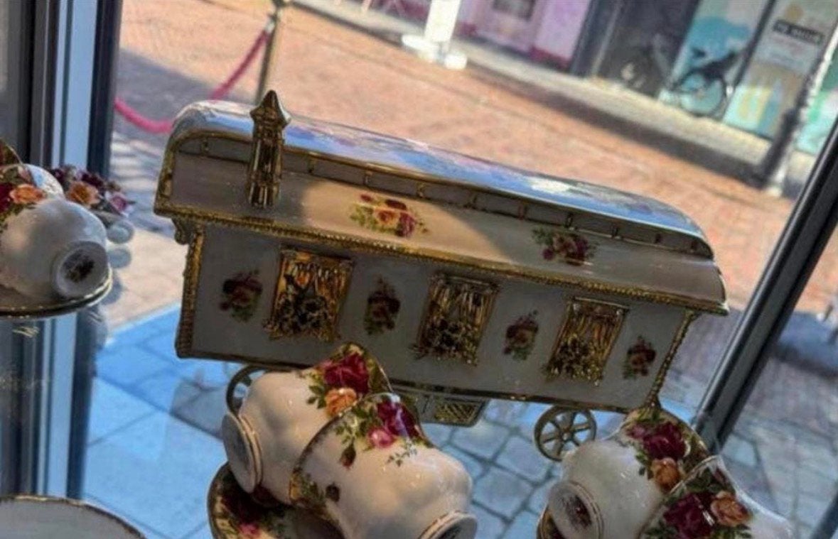 Exclusieve Porseleinen Woonwagen met 24kt capodimonte, Antiek en Kunst, Ophalen of Verzenden