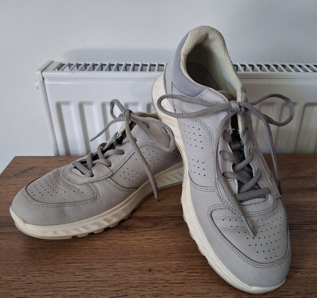 Ecco S.T.1 lichtgrijze leren sneakers maat 39, Kleding | Dames, Schoenen, Ecco, Ophalen of Verzenden, Grijs, Sneakers of Gympen