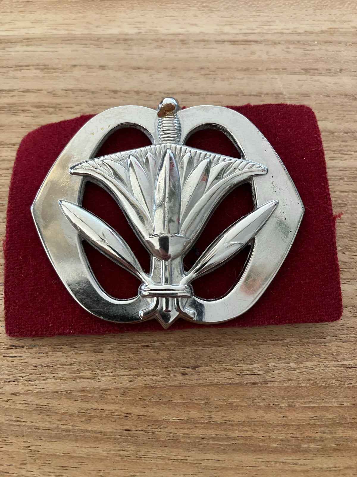 Baretembleem militaire administratie, Verzamelen, Ophalen of Verzenden, Overige soorten, Overige gebieden, Embleem of Badge
