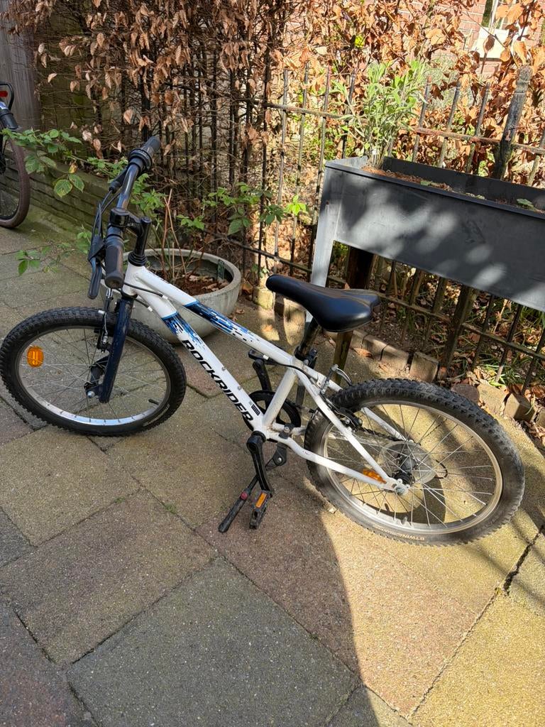 Decathlon fiets blauw wit, Fietsen en Brommers, Fietsen | Crossfietsen en BMX, Ophalen, Gebruikt, Staal, V-brakes