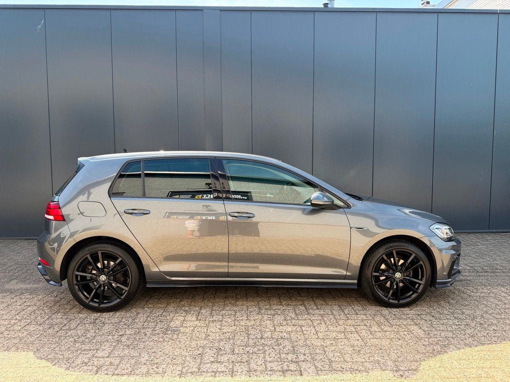 Volkswagen Golf 1.4 TSI AUT| R-Line | Virtual | Massage + VW, Auto's, Gebruikt, Euro 6, 4 cilinders, 150 pk