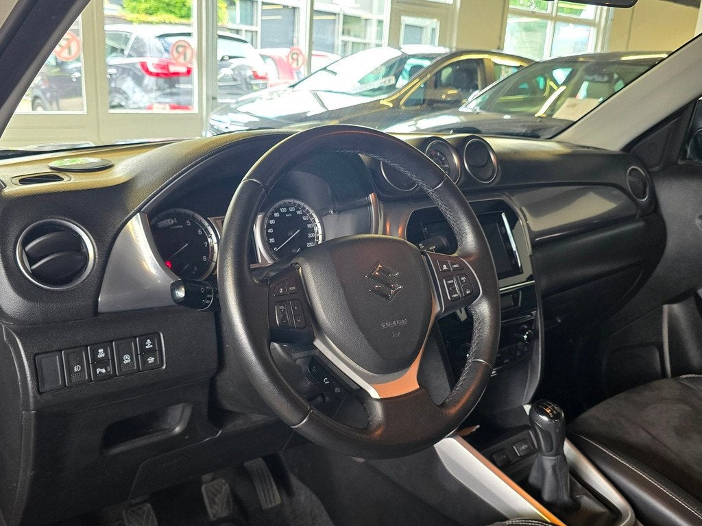 Suzuki Vitara 1.6 High Executive/CRUISE/NAVI/AIRCO/N.A.P/, Auto's, Suzuki, Voorwielaandrijving, 400 kg, Origineel Nederlands, Handgeschakeld
