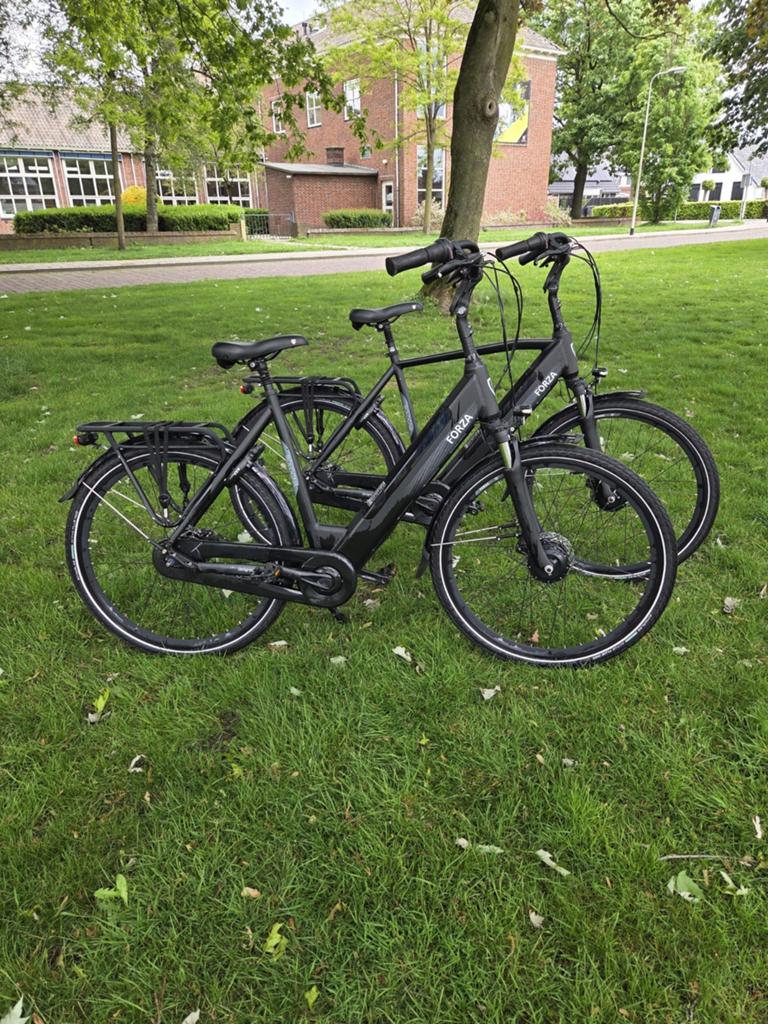 Setje forza bologna elektrische dames en herenfiets 28inch, Fietsen en Brommers, Zo goed als nieuw, 51 tot 55 cm, 50 km per accu of meer